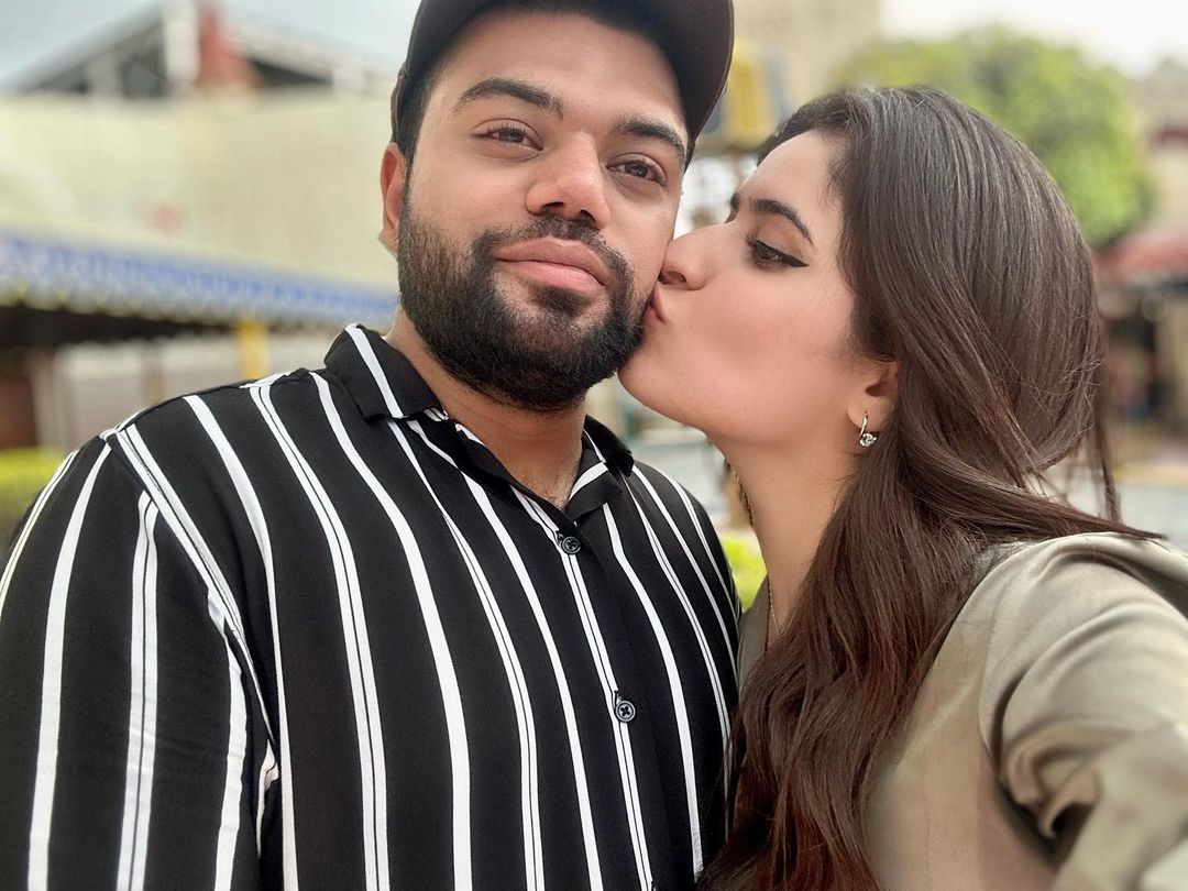 Aroob Jatoi Shares Intimate Picture With Ducky Bhai on Nikkah Anniversary -  Lens