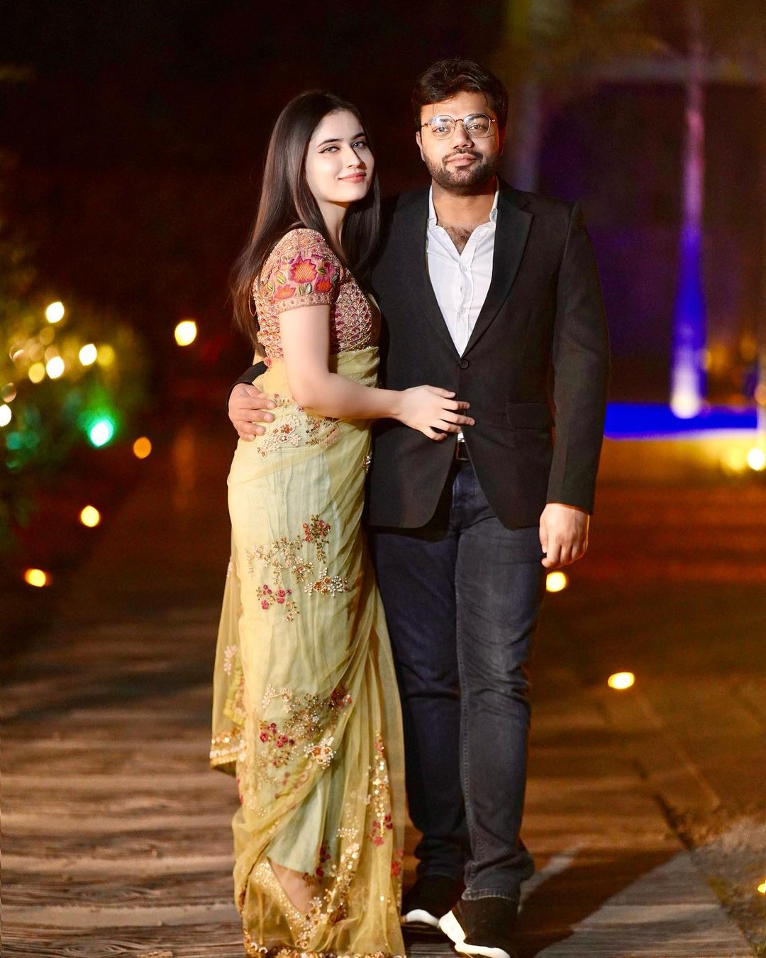 Aroob Jatoi Shares Intimate Picture With Ducky Bhai on Nikkah Anniversary -  Lens