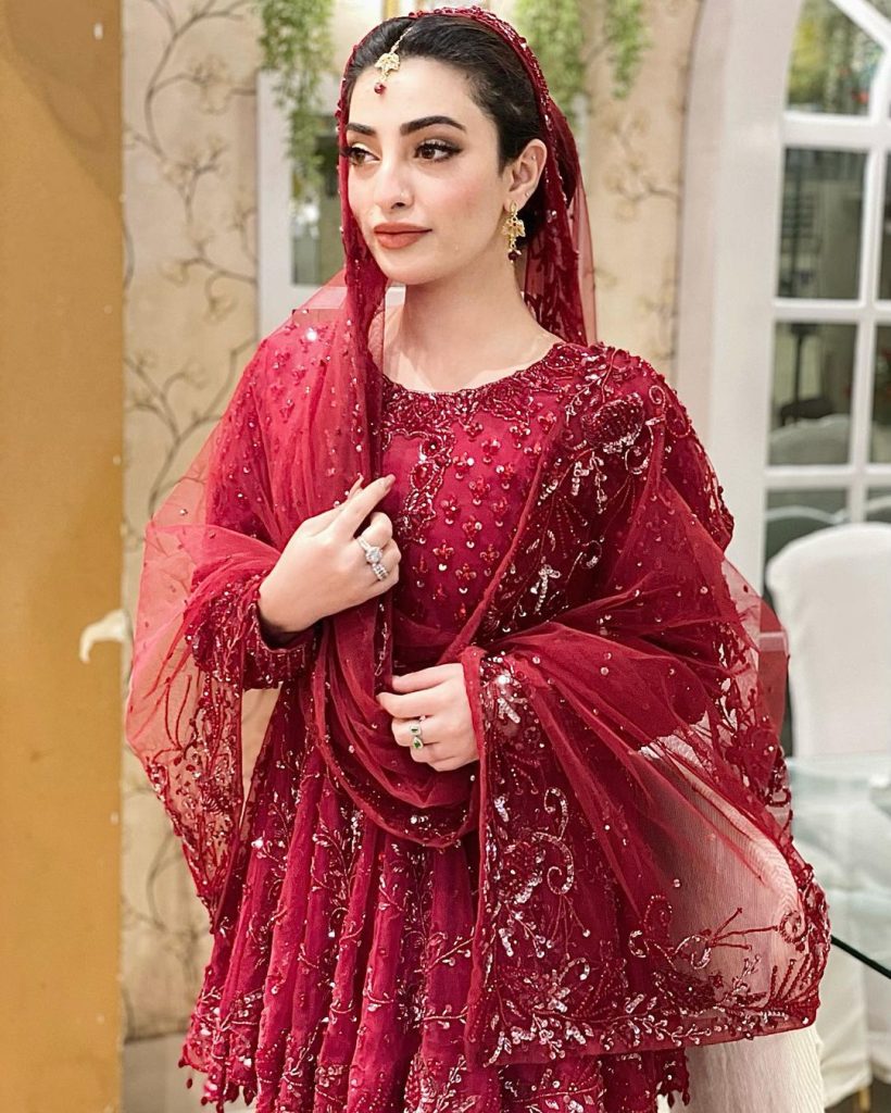 Nawal Saeed Looks Ravishing in a Scarlet Red Bridal Jora [Pictures] - Lens