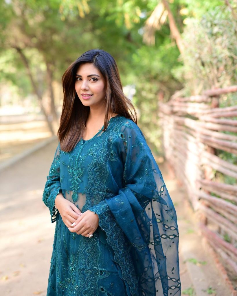 Sunita Marshall Showcases Impeccable Fashion in Festive Teal Green Jora ...