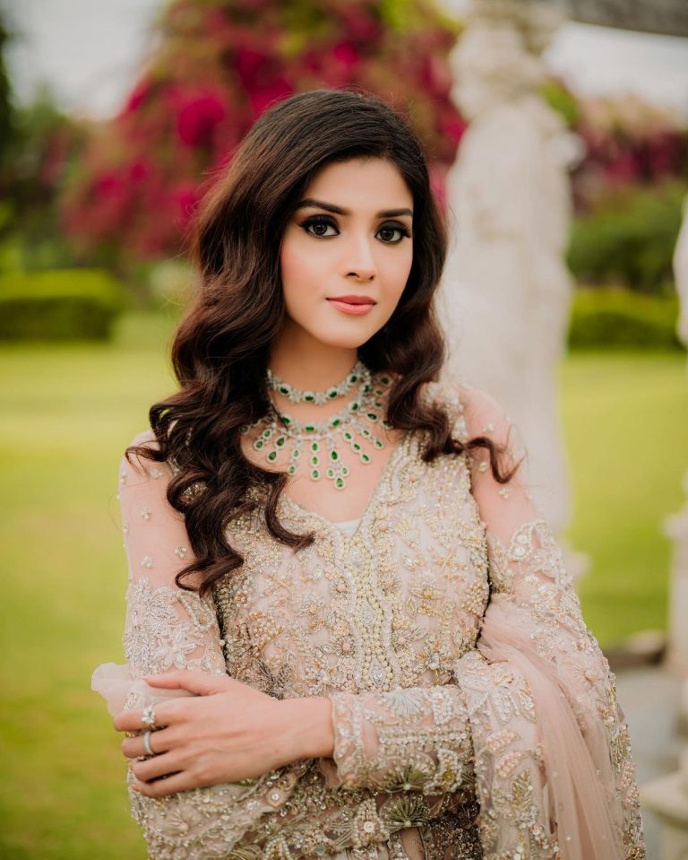 Zainab Shabbir is an Absolute Doll in Beige Bridal Jora [Pictures] - Lens