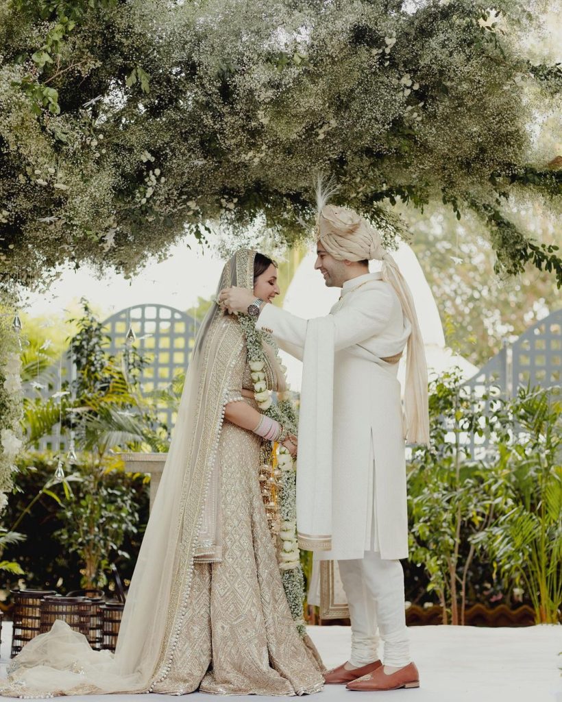 Bollywood's Parineeti Chopra and Raghav Chadha Tie the Knot in Dreamy ...