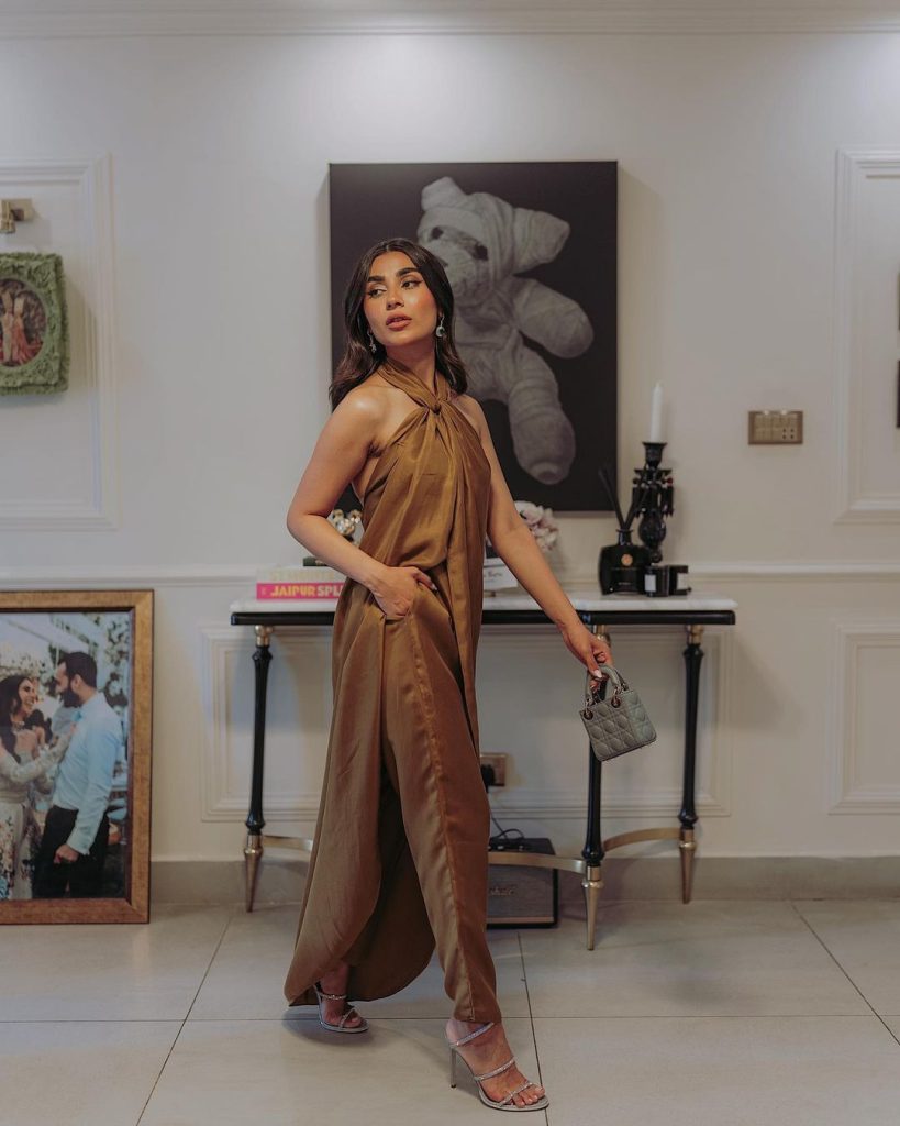 Sona Rafiq Slays in AMPM's Chic Street Style - Lens