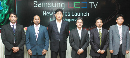 Mr Steve Han, Country Manager Samsung Electronics, Mr Farooq Naseem, Chief Executive Officer, DWP Group at the launch of Grand LED TV series. Picture also shows Mr. Rizwan Butt Chief Operating Officer DWP, Mr. Khurram Farooq, Product Manager Samsung Electronics and Mr. George Chung, General Manager Samsung Electronics, Pakistan.