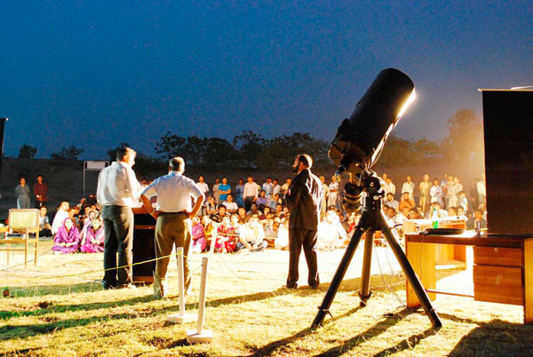 Pakistani Astronomers Go Public