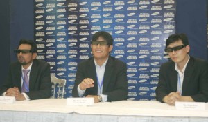 Country Manager Samsung Mr. Steve Han (Centre) along with Mr. Injae Lee and Mr. Zeeshan Quraishi is addressing a press conference in exhibition of a wide range of Samsung Products in Karachi.