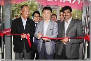 (R-L) Mr. D.Y.Kim, President LG Electronics, Gulf FZE, Mr. James Park, President LG Electronics, Middle East and Africa and Mr. Manzoor Khan, Director Ruba Group inagurating the LG Life Stype gallery