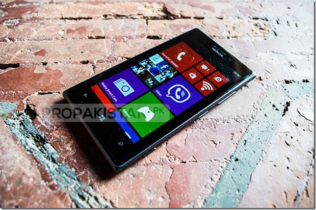 Lumia 925 Unboxing and Hands-on [Video]