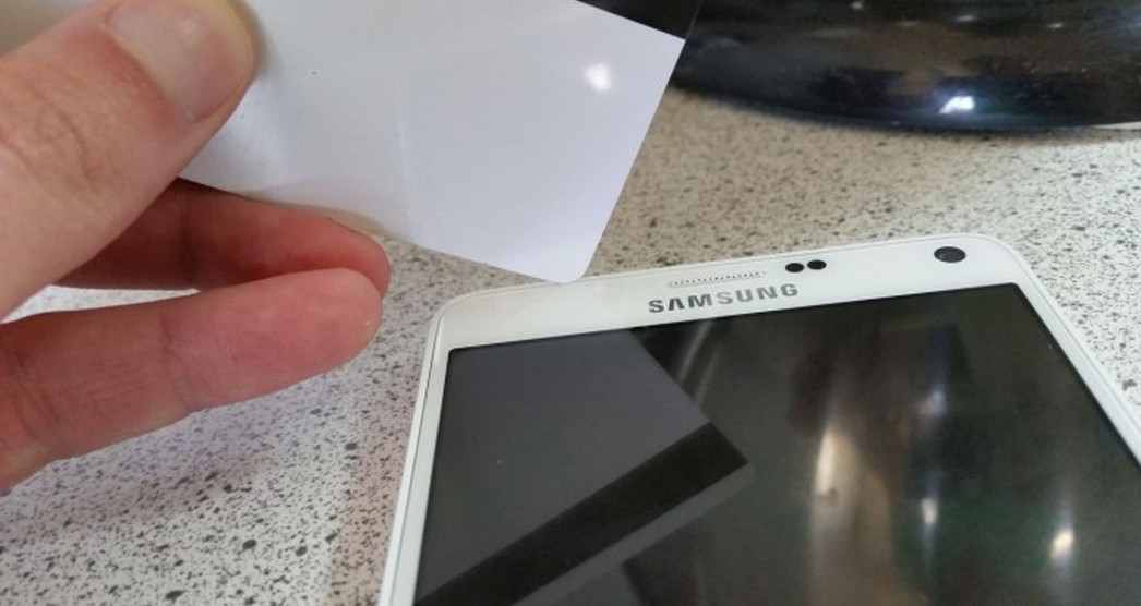 Samsung Galaxy Note 4 has a Gap Between the Bezel and Screen