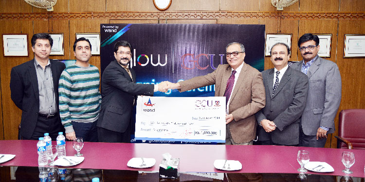 Warid Donates Rs. 1 Million to GCU Lahore Endowment Fund Trust