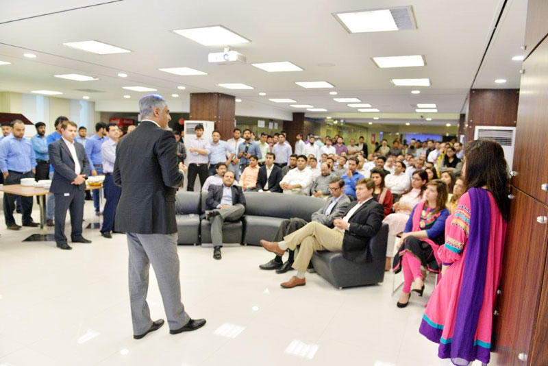 11.-Muneer-Farooqui-(CEO)-speaking-at-the-launch-of-3W