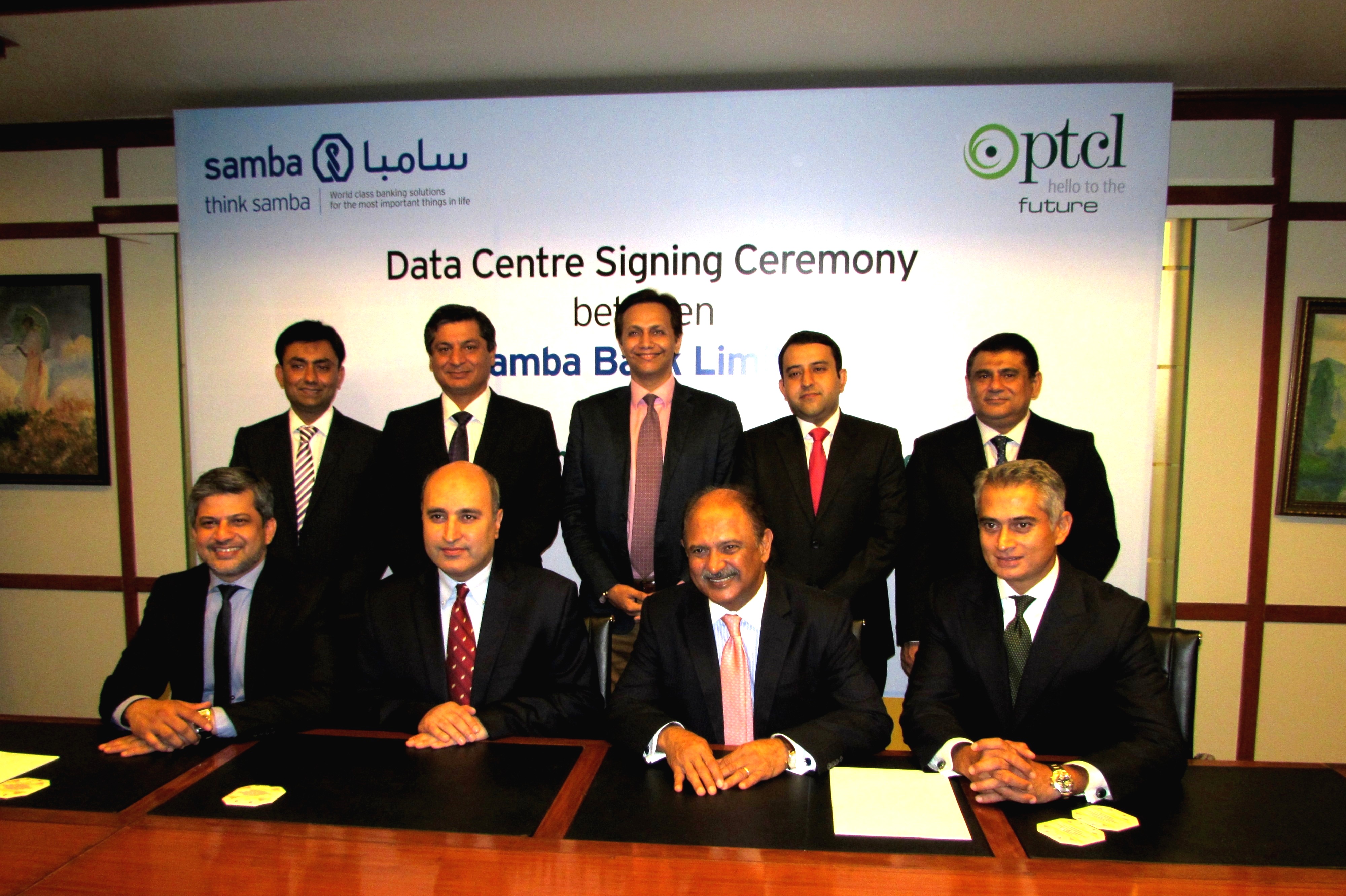 Kamal Ahmed, CDSO PTCL and Shahid Sattar, President & CEO, Samba Bank at the agreement signing ceremony to provide Data Center Services to Samba Bank in Karachi.