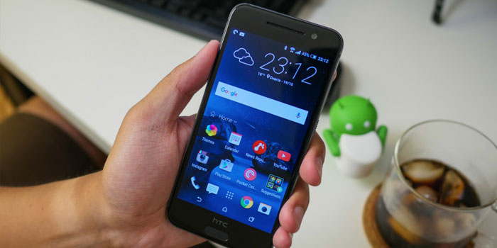 HTC Clones Nexus One, Launches 3 New Phones