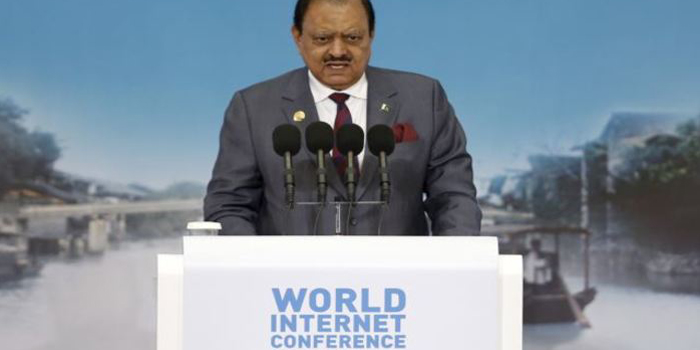Mamnoon Hussain Calls for Bridging the Digital Divide In Pakistan