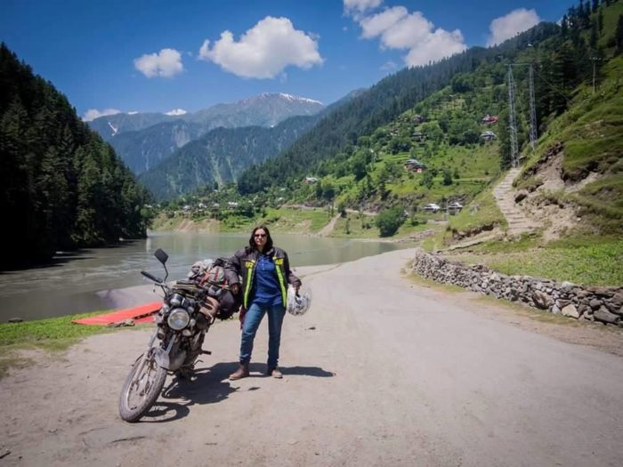 meet-pakistans-dusty-and-dangerous-motorcycle-girl-body-image-1464200154