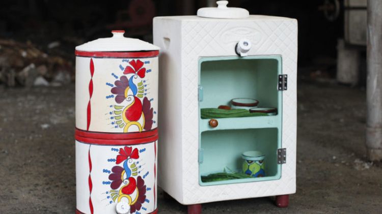 This Refrigerator Runs without Electricity & Keeps Food Fresh for Days