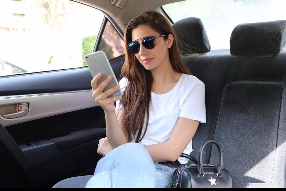 Mahira Khan - Uber's Rider Zero in Karachi [F1]