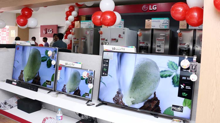 LG Opens its Brand Shop in Lahore