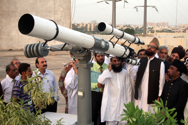 Mufti Munib Campaigns Against Using Technology for Moon Sightings