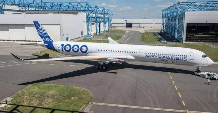 airbus-rolls-out-the-a350-1000-720x375