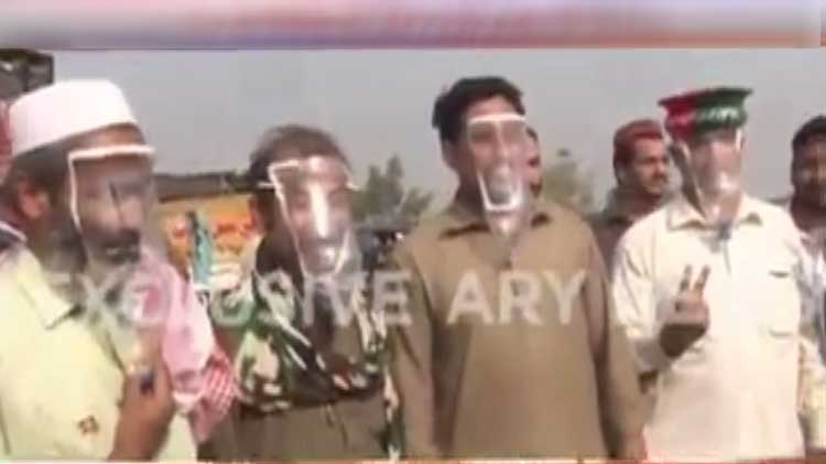 Pakistanis Invent Low-Tech Masks to Prevent Tear-Gassing