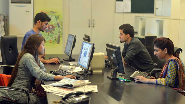 Pakistanis Most Concerned About Job Security and Parents’ Welfare: Report