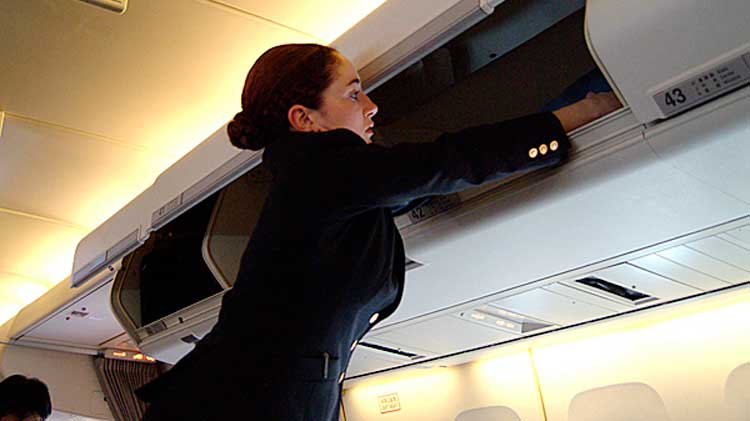 United Becomes First Airline to Charge for Overhead Compartments