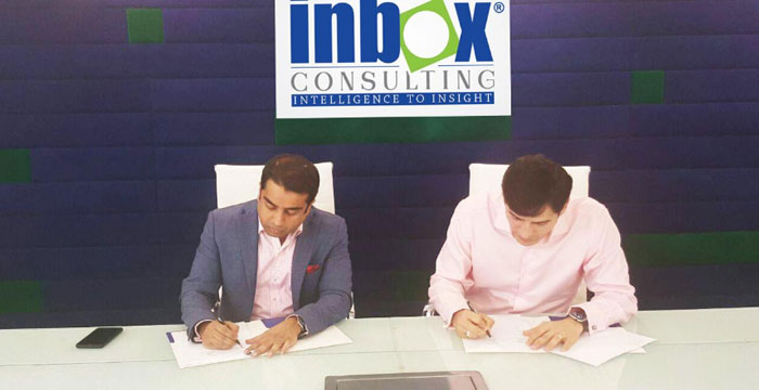 Mir Nasir – CEO Inbox Consulting and Aamer Abdullah - Founder MIV Digital Solutions LTD Signing the contract