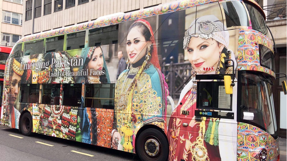 These Pakistan Branded Buses in Central London are Mindblowing [Pictures]