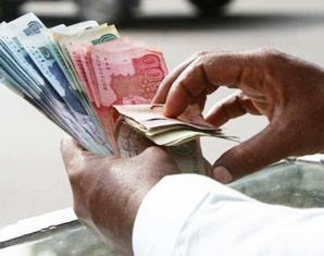 pakistani money counting