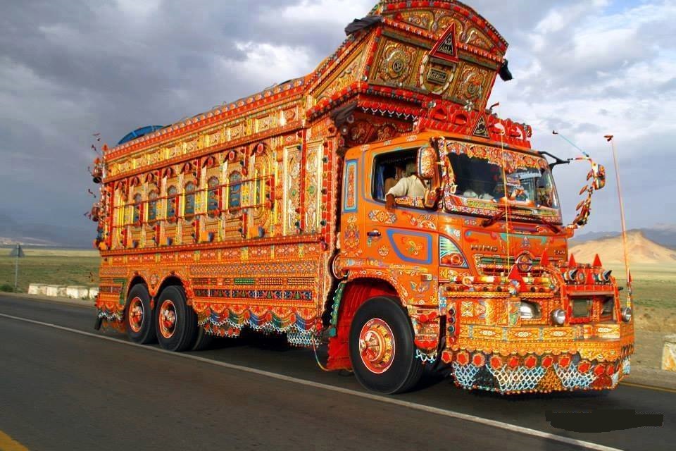 Take A Look At Some Of The Best Truck Art in Pakistan