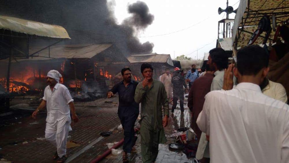 Fire at Islamabad Sunday Bazaar Torches Hundreds of Stalls [Update]