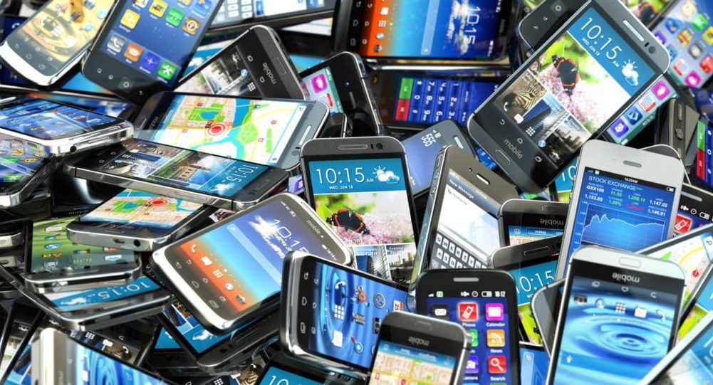 Here is How Much Tax Is Imposed on Mobile Phones | propakistani.pk