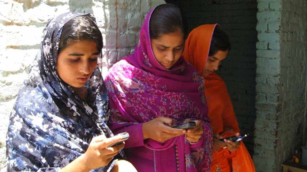 mobile female users