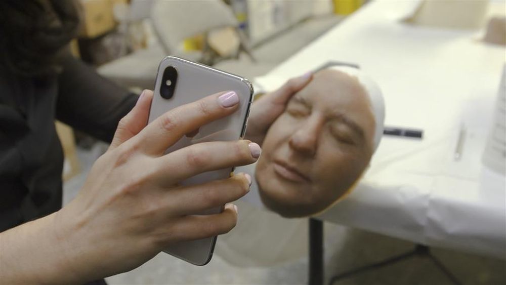 iPhone X’s Face ID Security Defeated Using a Mask Days After Its Release