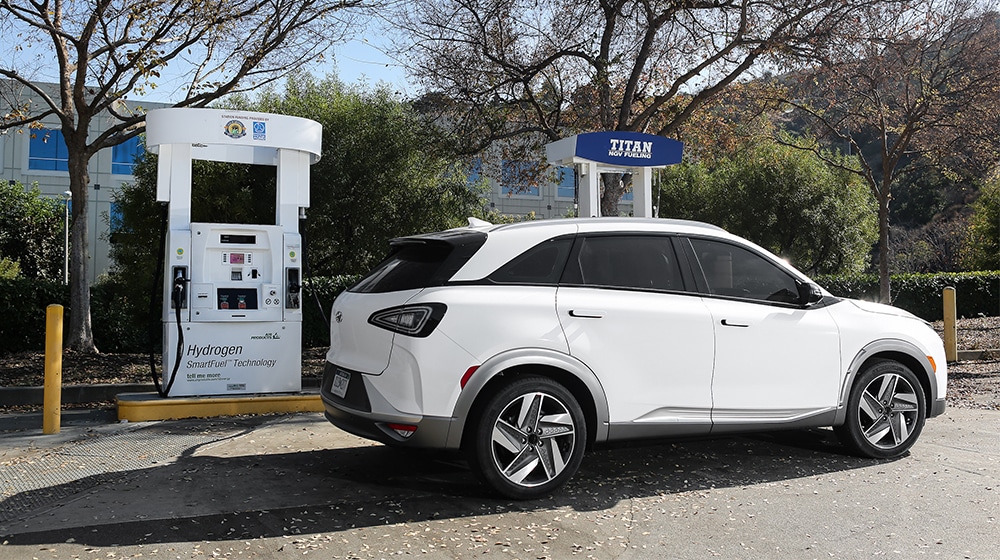 Hyundai’s Hydrogen Powered Nexo Runs for 600 km After a 5 Minute Refuel