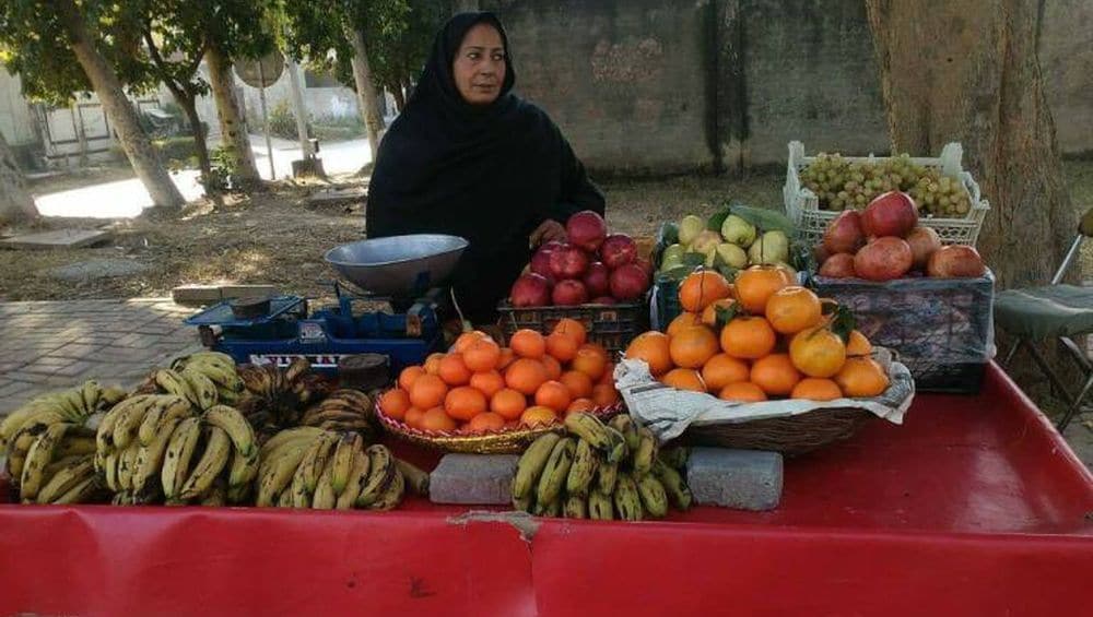 UAE Embassy Decides to Help the Lady Fruit Seller from Islamabad