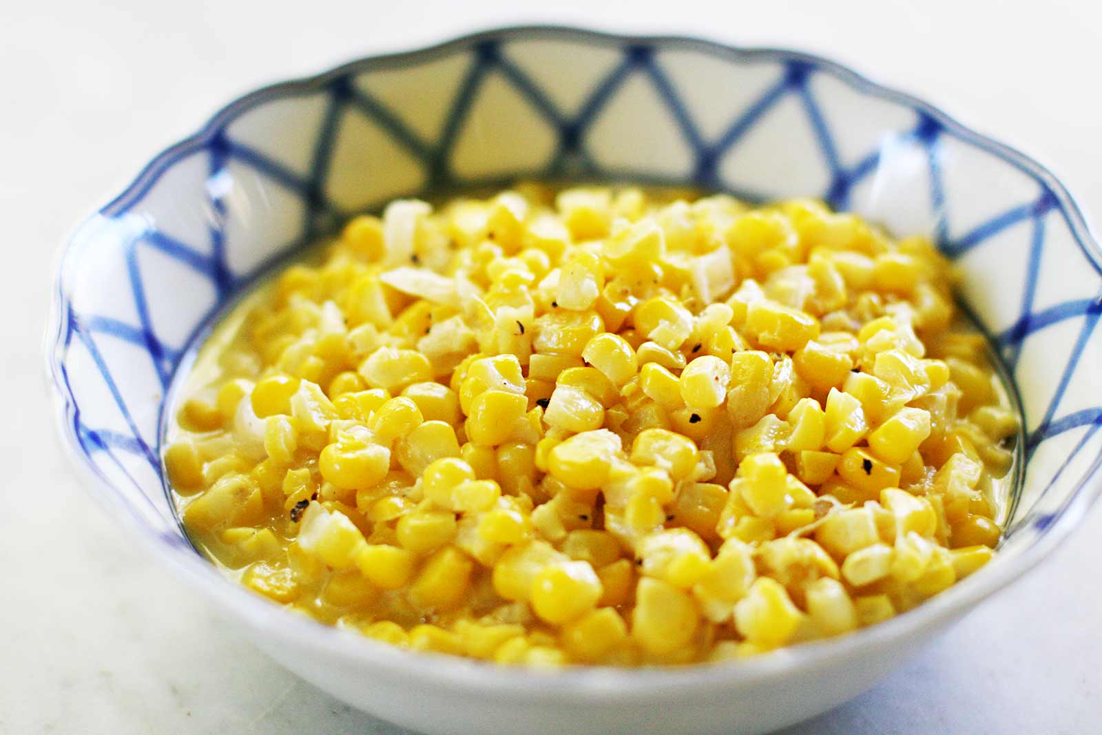 yellow corn in bowl