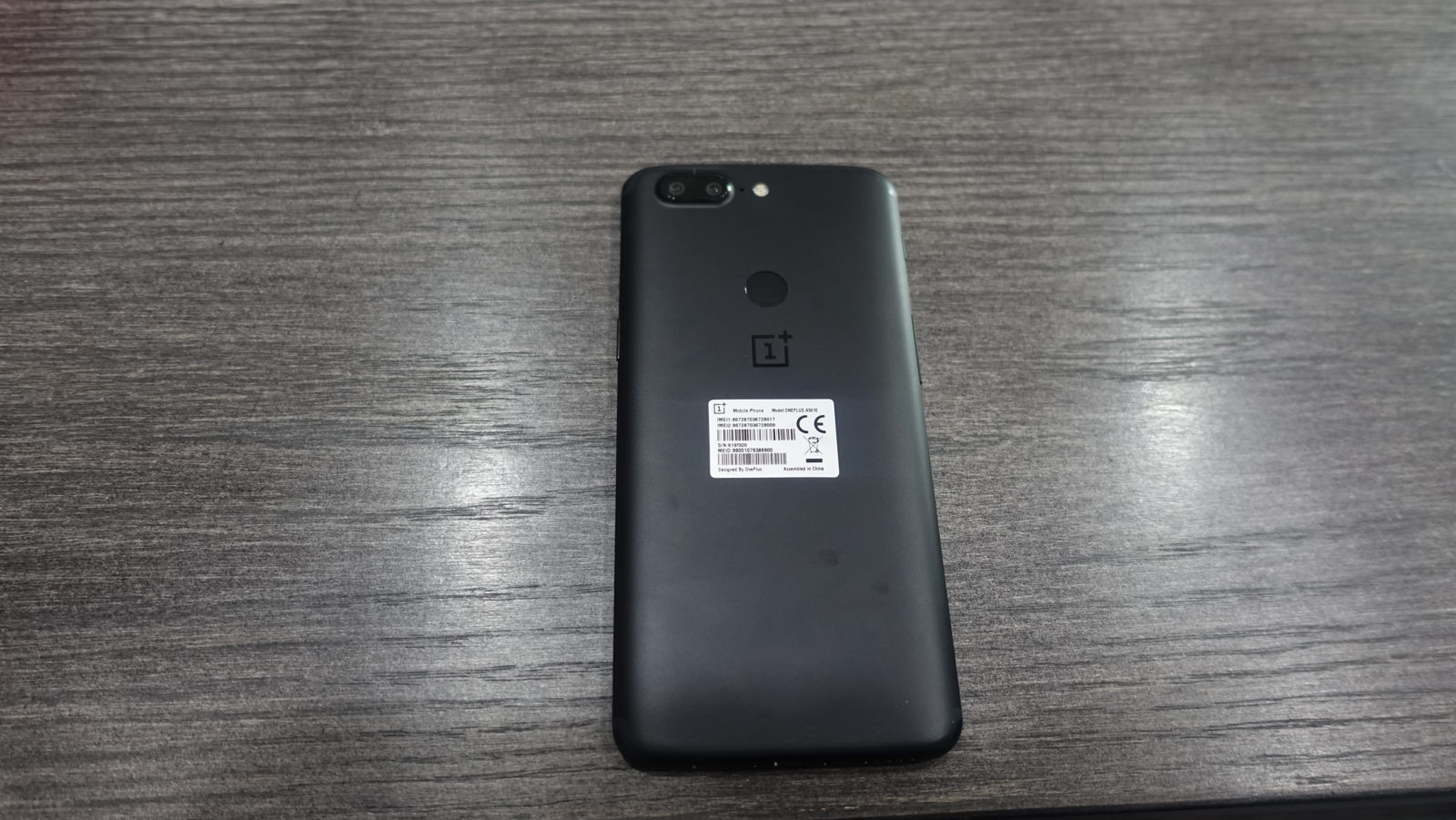 OnePlus 5T back