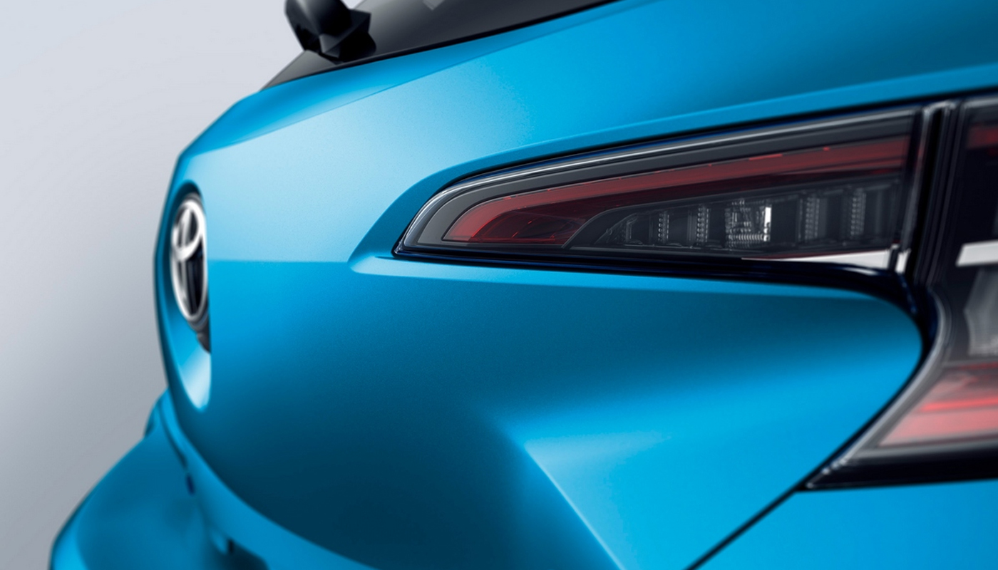 Blue Toyota Corolla 2019 Front Light