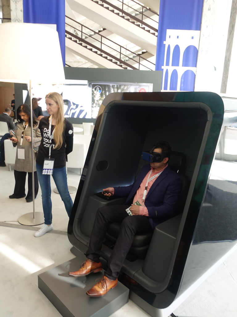Propakistani sales head is experiencing Samsung VR