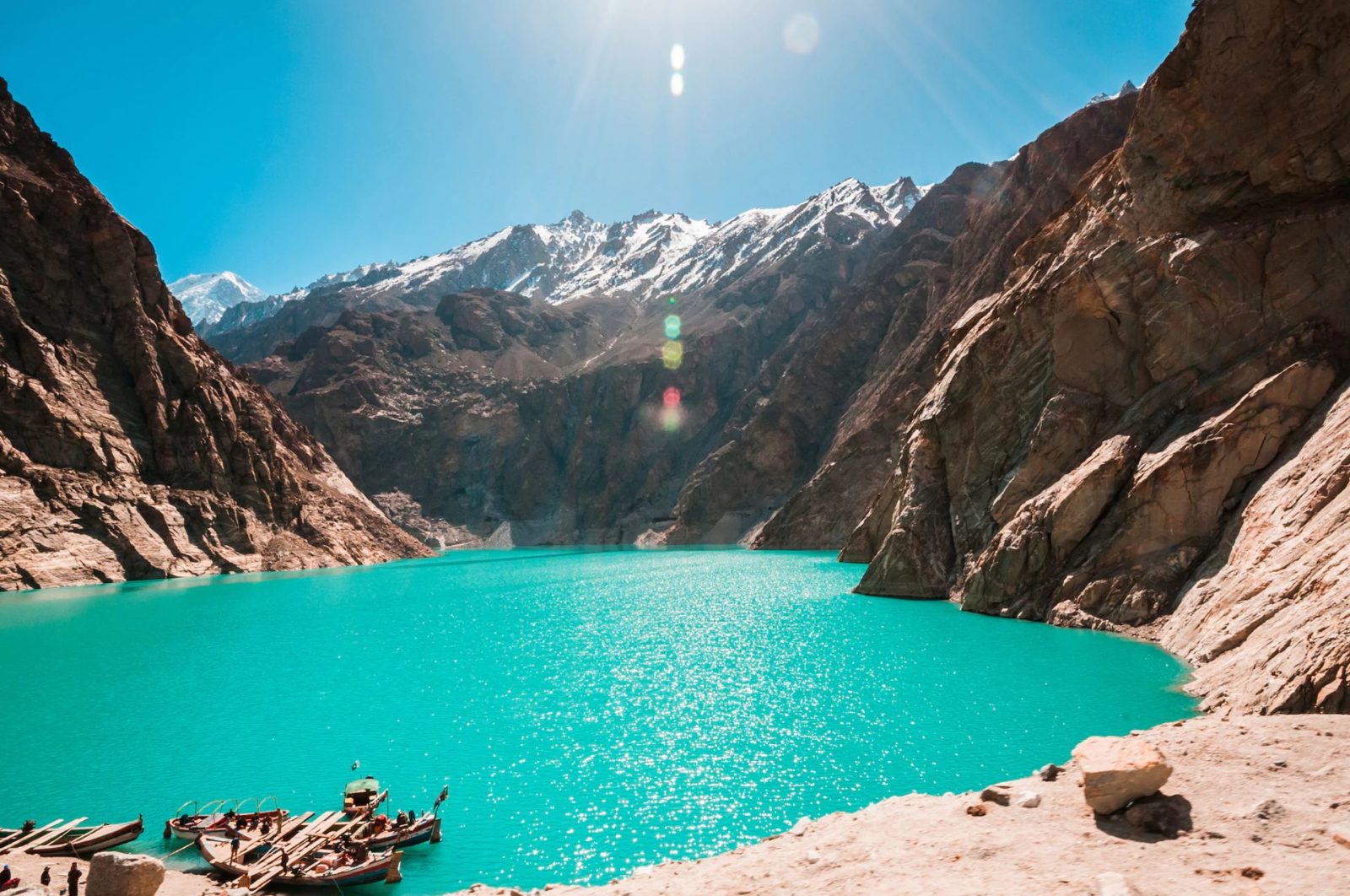 blue water in attabad lake
