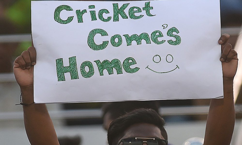 cricket comes home karachi
