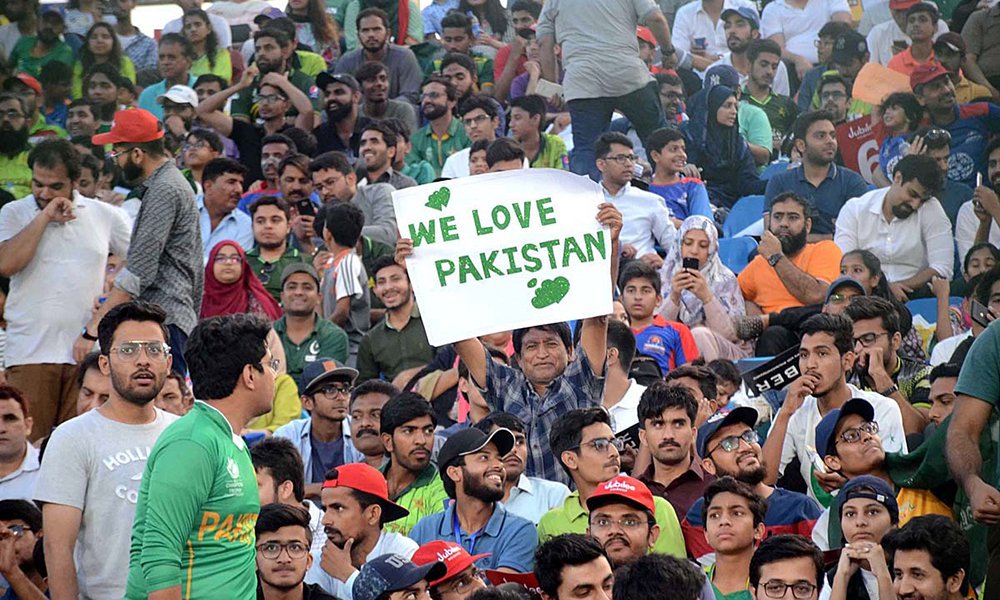 we love pakistan by t20i crowd