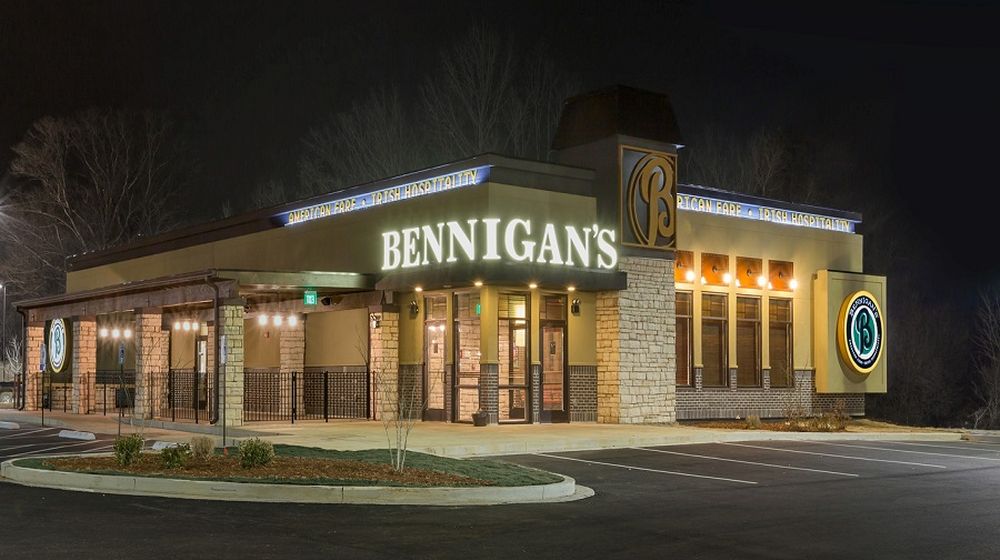 Bennigan Restaurant