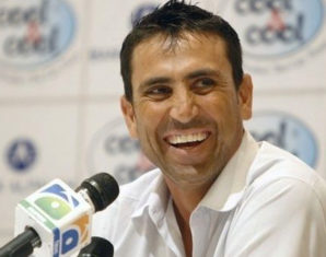 younis khan smilling