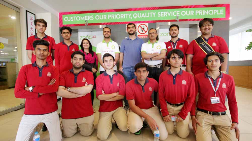 Zong 4G Team and Students at CMpak