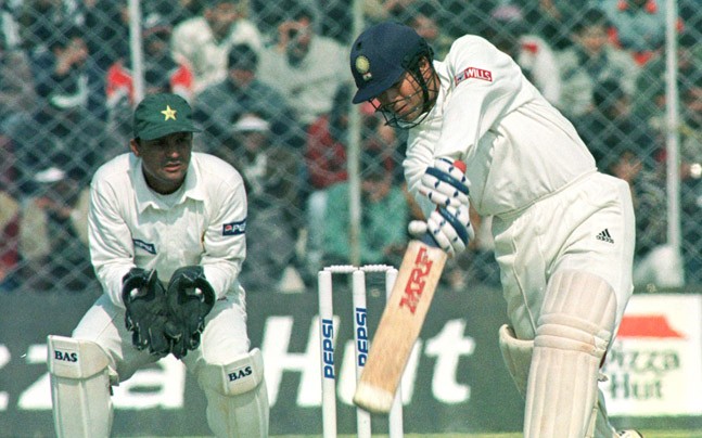 Sachin Tendulkar playing against pakistan