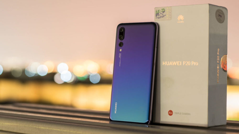 Blue Huawei P20 Pro with box