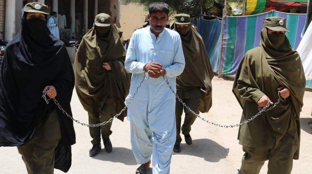 dg khan female police arrested man who assaulted daughter